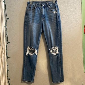 American Eagle Ripped Mom Jeans Size 4